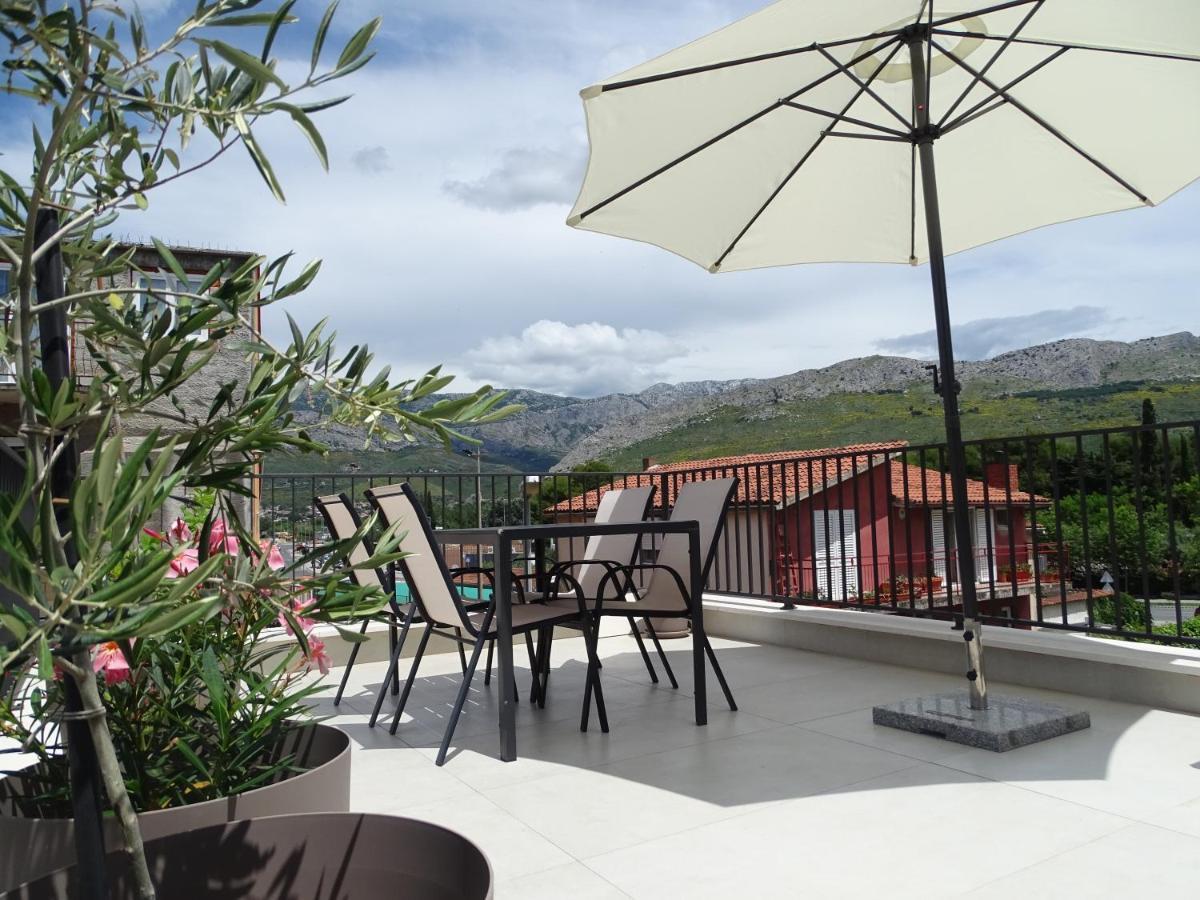 Modernes Kleines Haus Mit Terrasse Villa Split Exterior photo